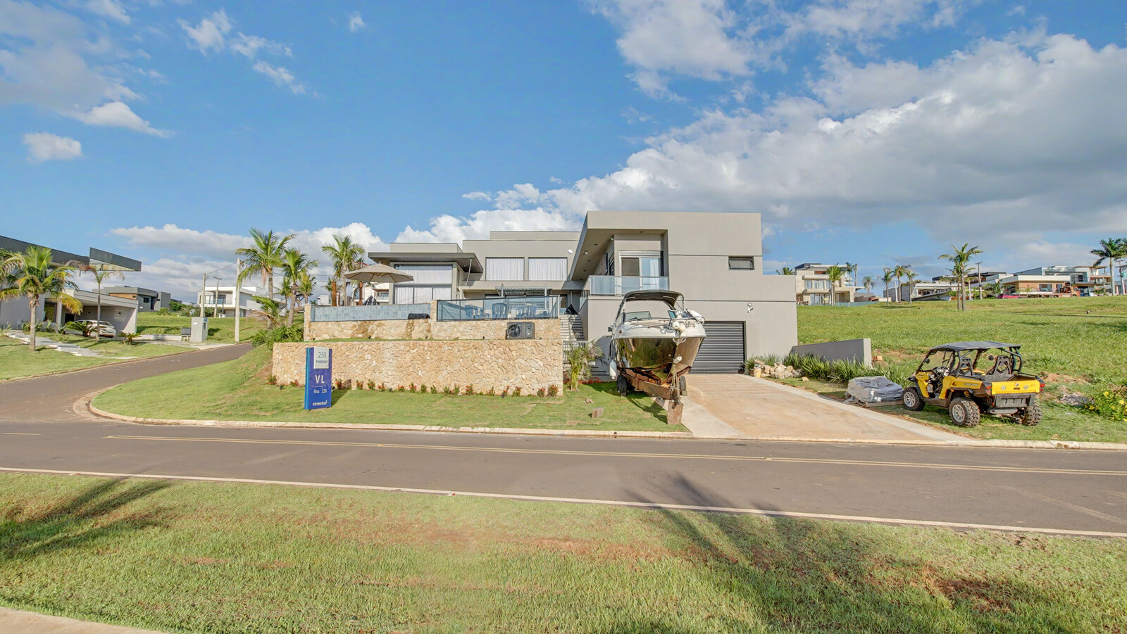 Casa Alto Padrão Vista Lago
